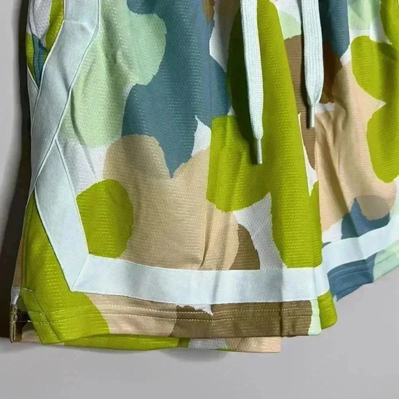 Nike Women’s Fly Crossover Shorts in Atomic Green - Picture 5 of 12